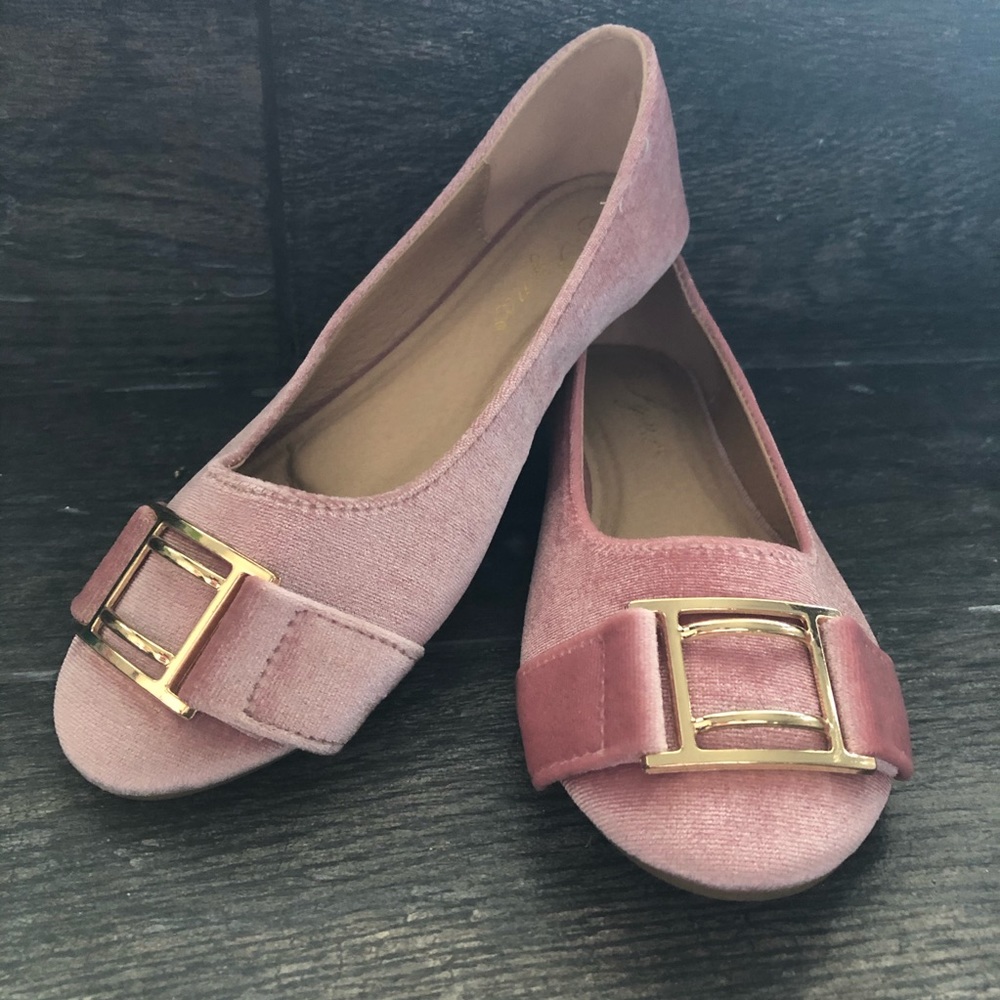 NEW 🐰 Velvet Soft Pink Flats Gold Buckle